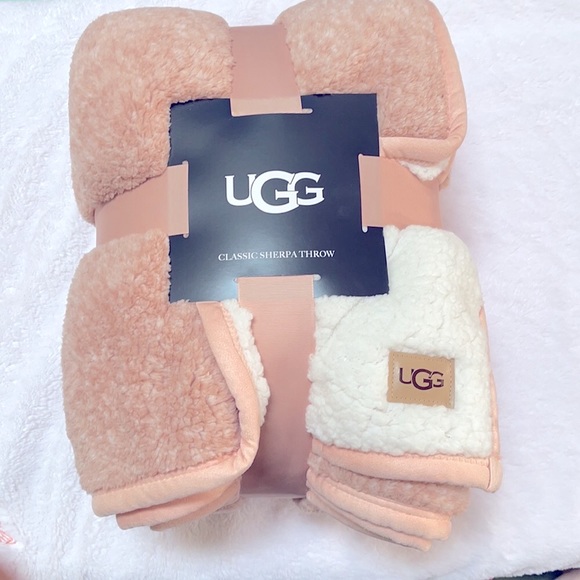 UGG Sherpa throw, Classic Sherpa Throw - Picture 2 of 8